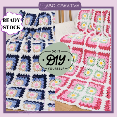 DIY Daisy Blanket- Velvet Yarn